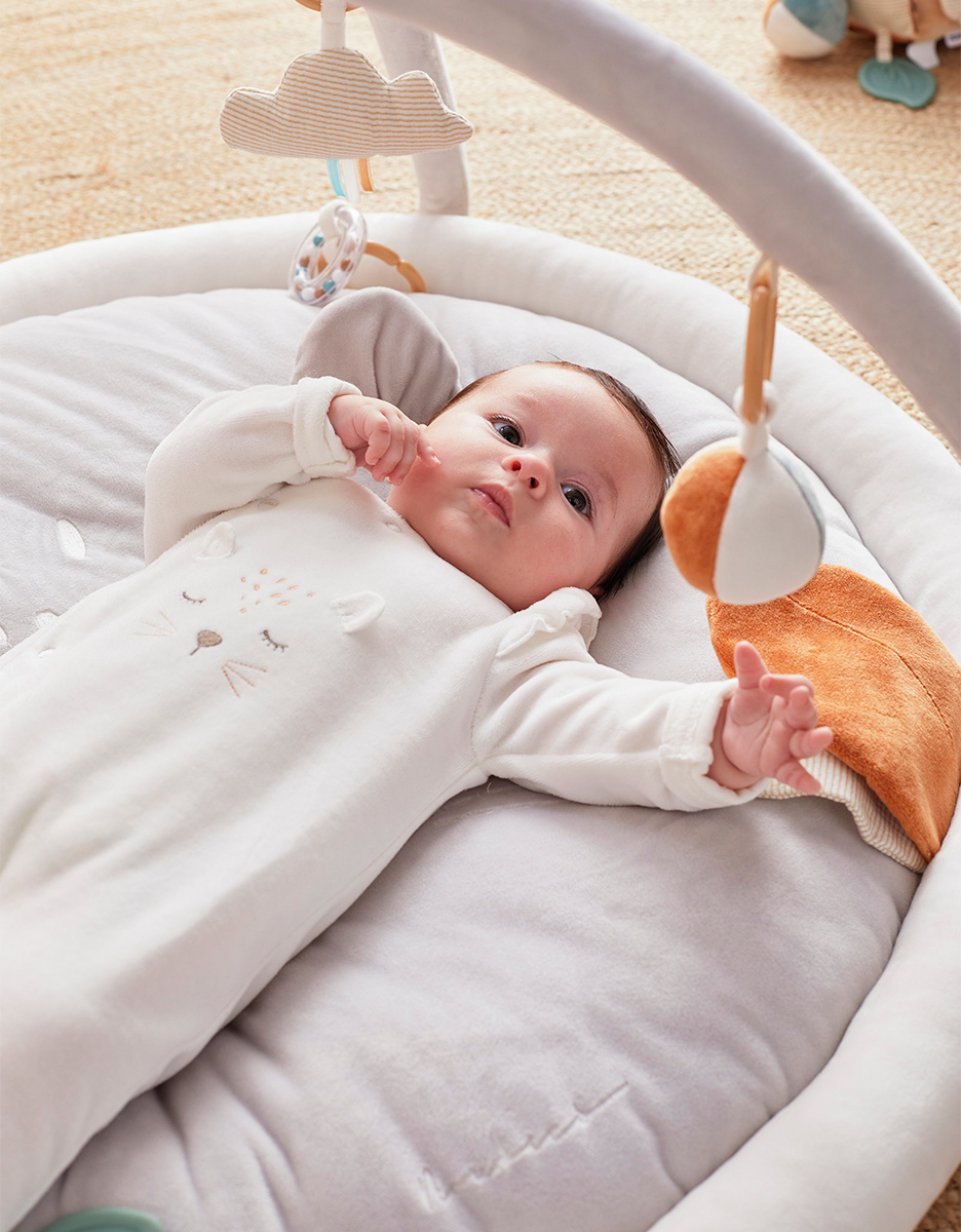 Veloudoux Kendi playmat, light grey