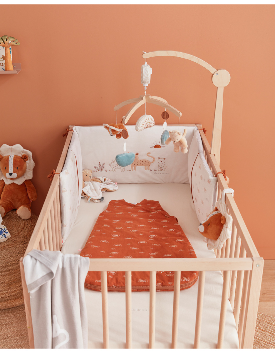 Mobile musical Babou & Kendi en bois