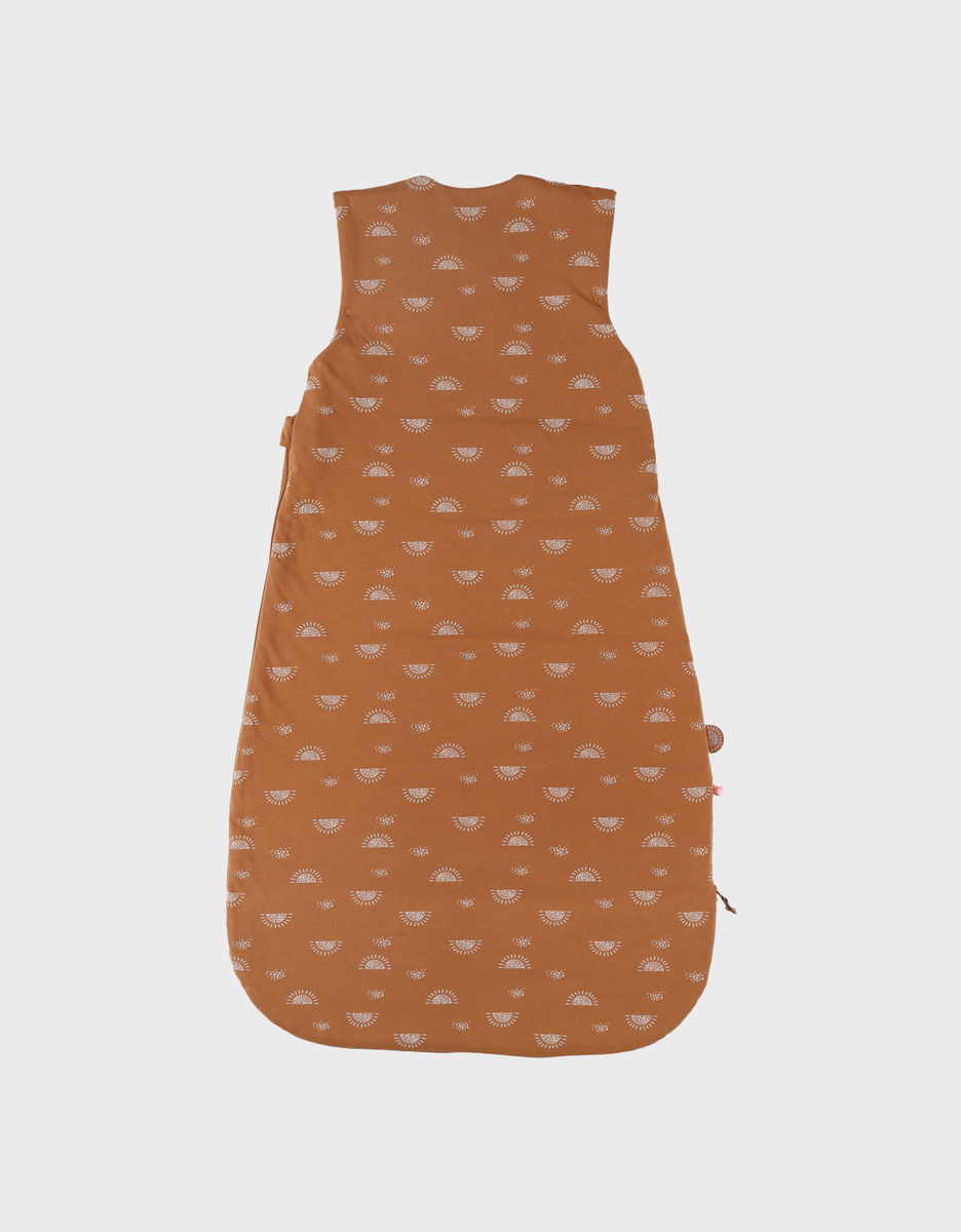 Jersey 100 cm slaapzak met zonneprint, karamelkleur