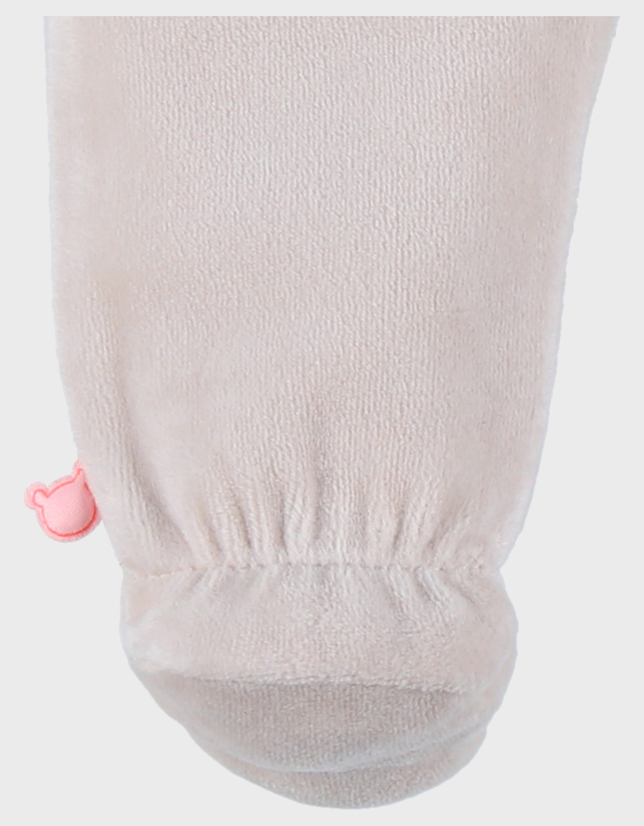 Beige velours pyjama met geborduurde leeuw
