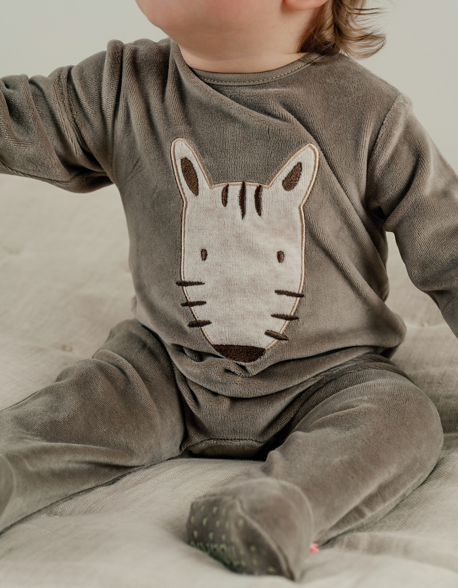 Baby pyjama van kaki velours met zebra
