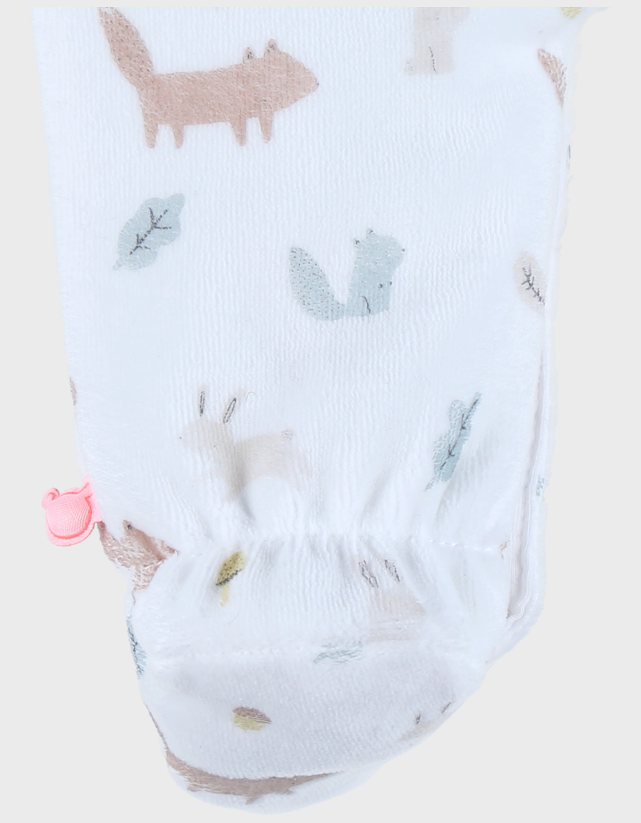Babypyjama met wit fluwelen motief
