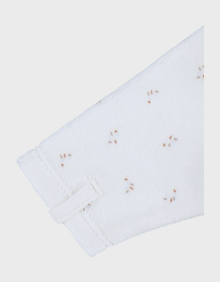 Witte velours pyjama met ruches
