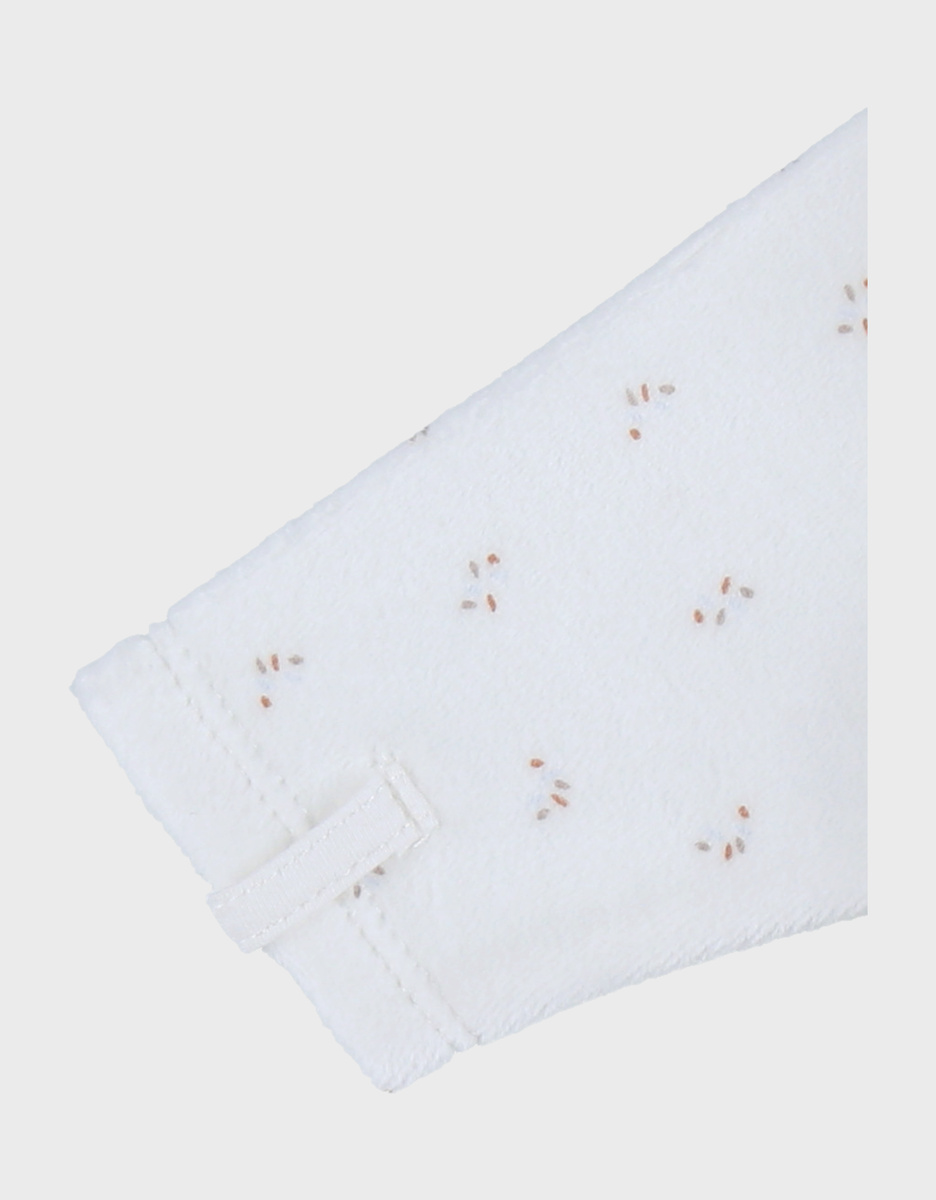 Witte velours pyjama met ruches