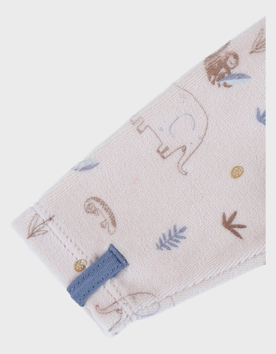Babypyjama met junglemotief in fluweel
