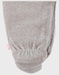 Beige babypyjama met zeehondenborduursel in fluweel
