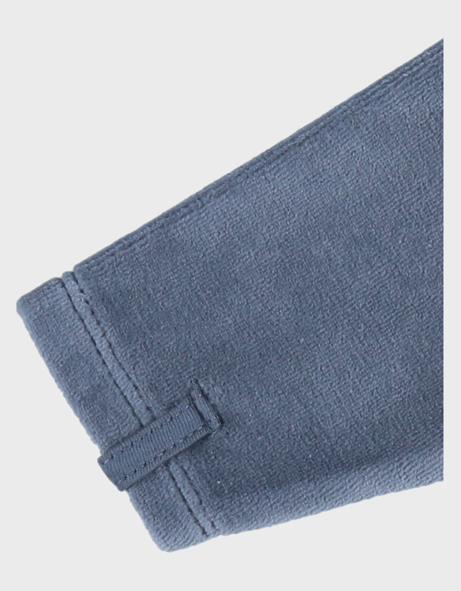 Blauwe babypyjama met olifantenborduursel in fluweel
