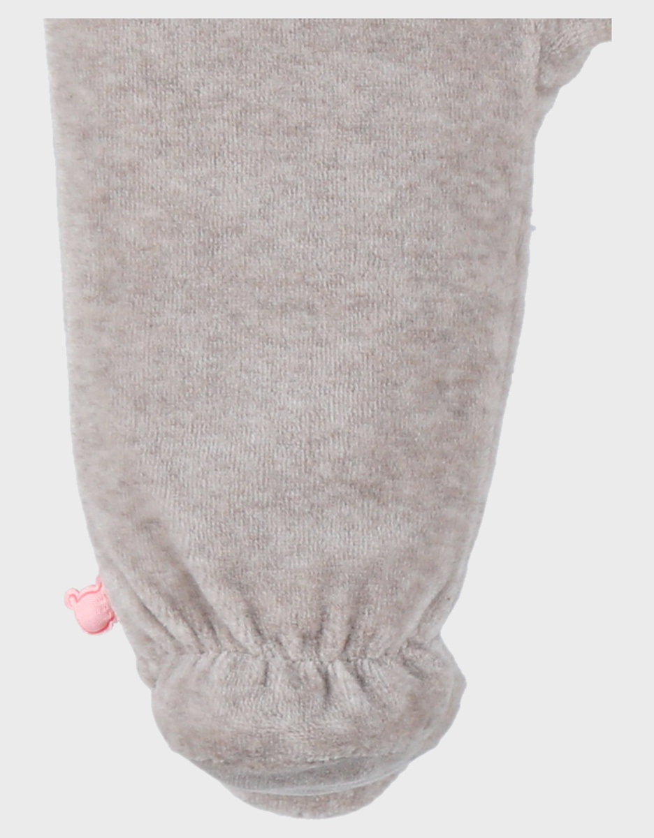 Baby pyjama van beige velours met konijntje
