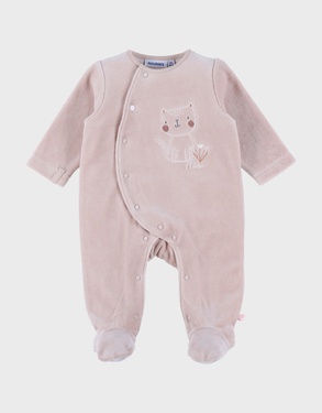 Roze velours baby pyjama met kattenborduursel
