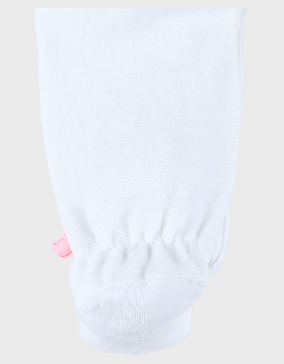 Witte ribfluwelen baby pyjama met konijnenborduursel
