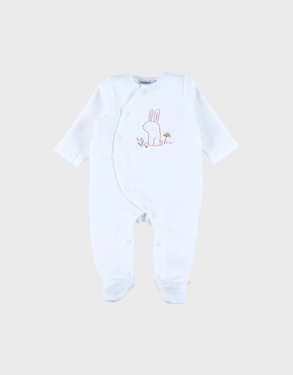 Witte ribfluwelen baby pyjama met konijnenborduursel
