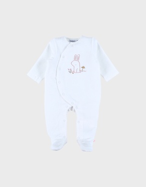 Witte ribfluwelen baby pyjama met konijnenborduursel
