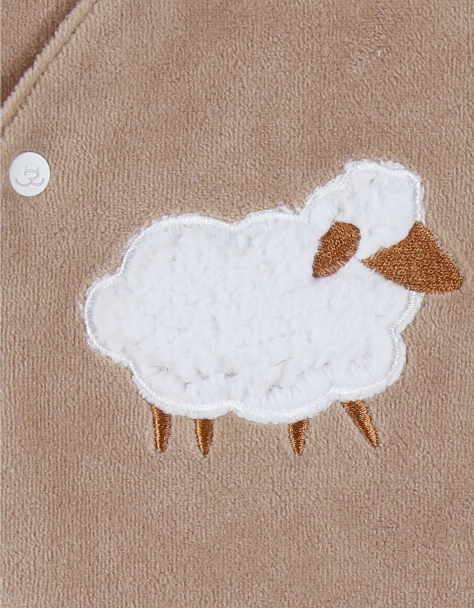 Bruine babypyjama met schapenborduursel in fluweel
