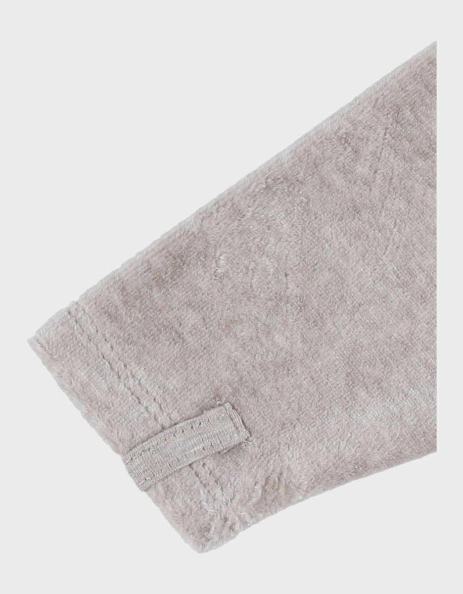 Beige baby pyjama with seal embroidery in velvet
