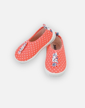 Polka dot water shoes
