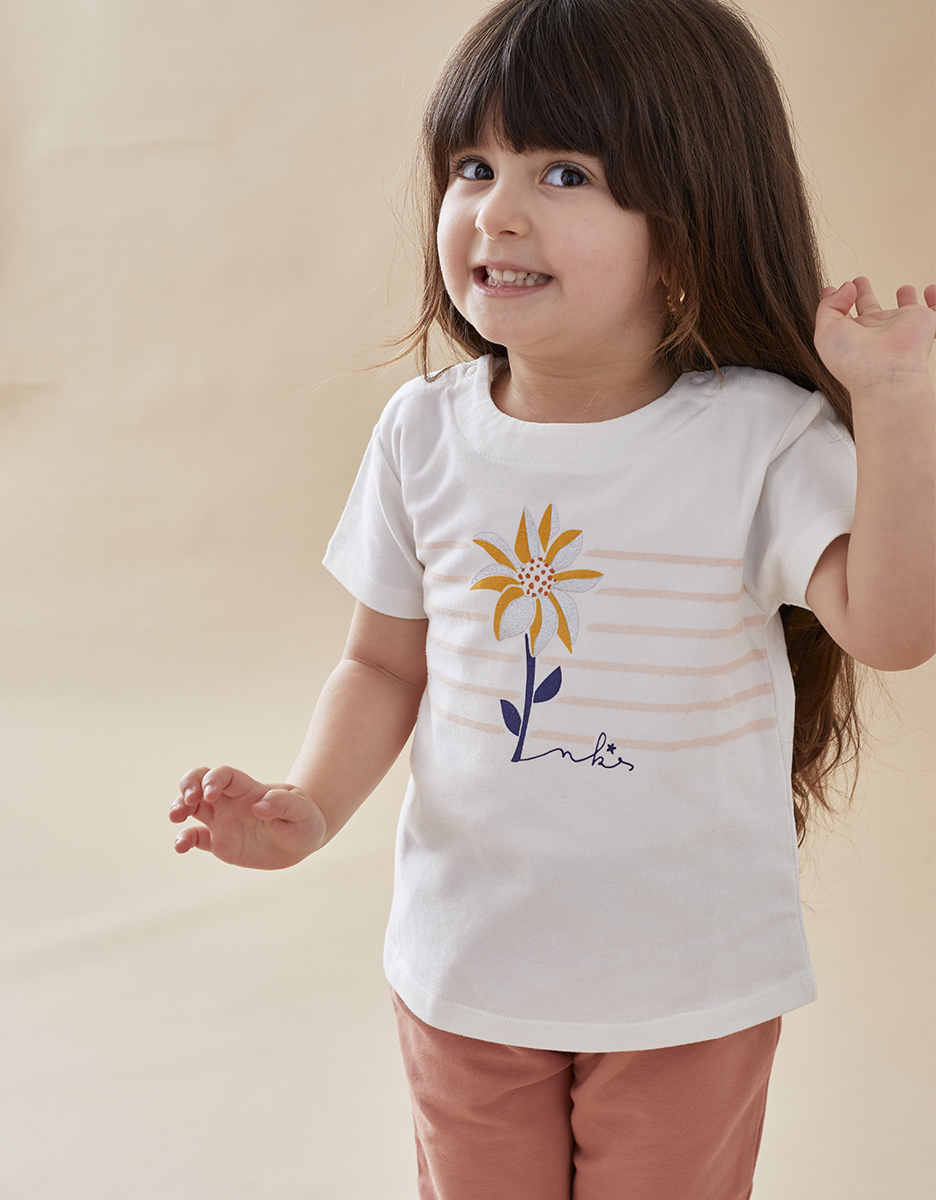 Short-sleeved t-shirt with flower, off-white