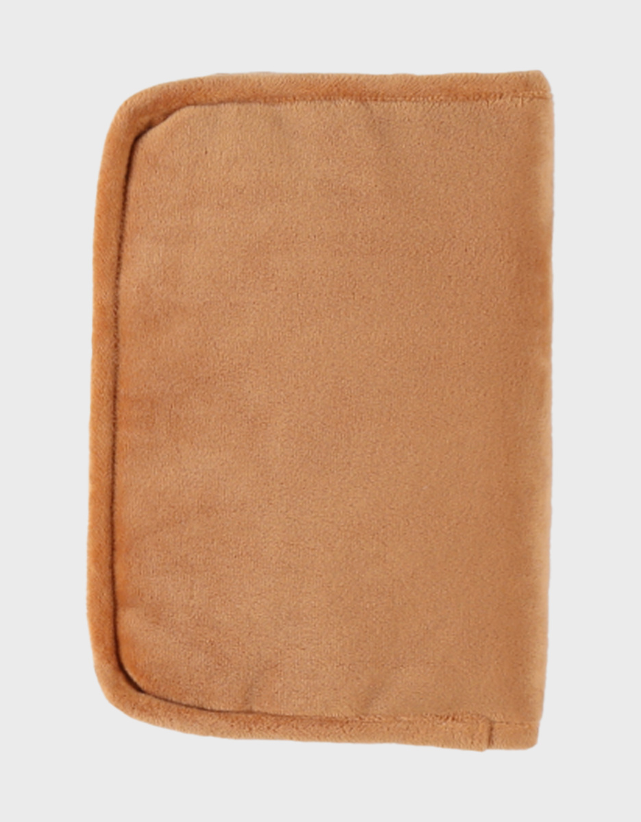 Veloudoux Babou baby health book cover, caramel