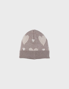 Bonnet beige en tricot motif cœur