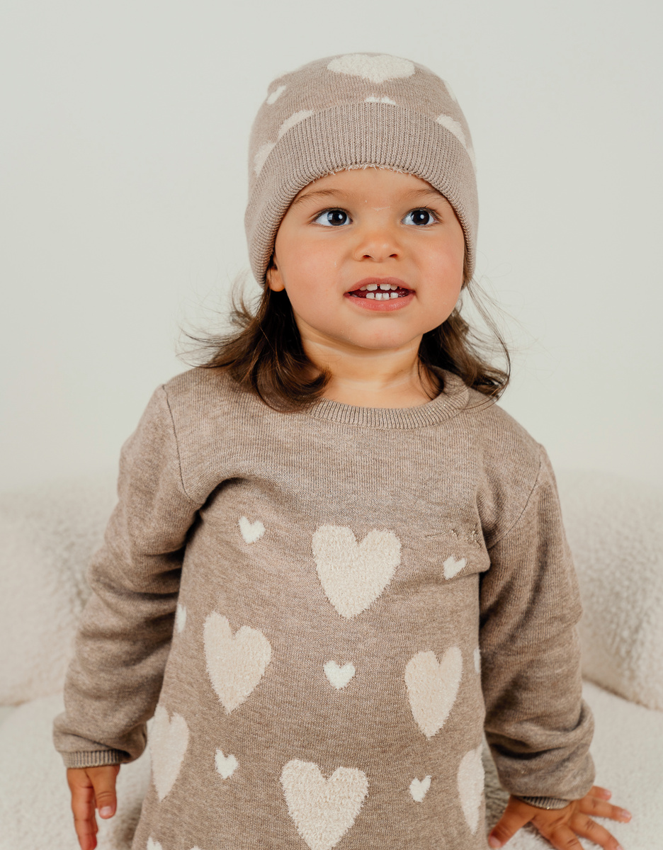 Knit bonnet with heart motif