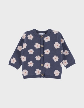 Gebreid vest met blauwe bloemen

