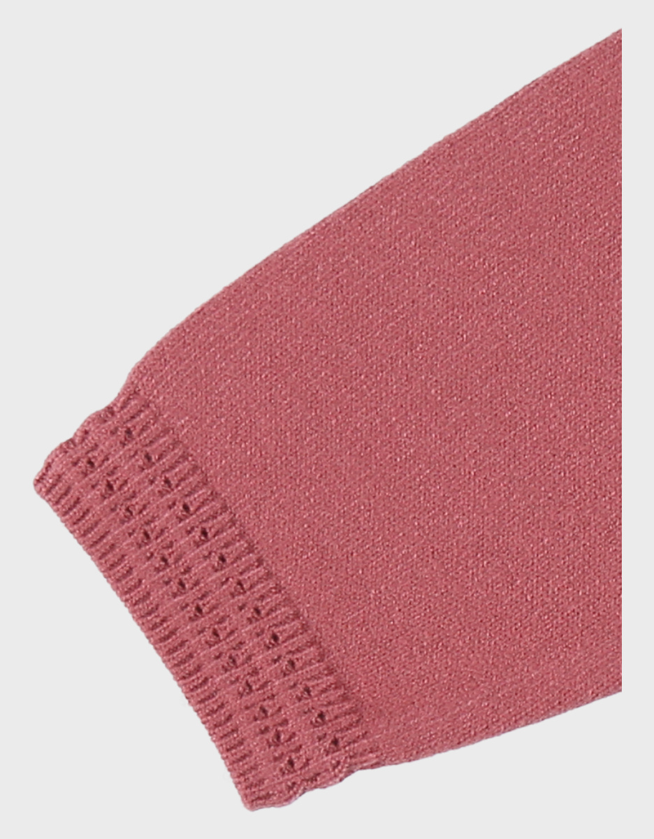 Gebreid vest in roze tint
