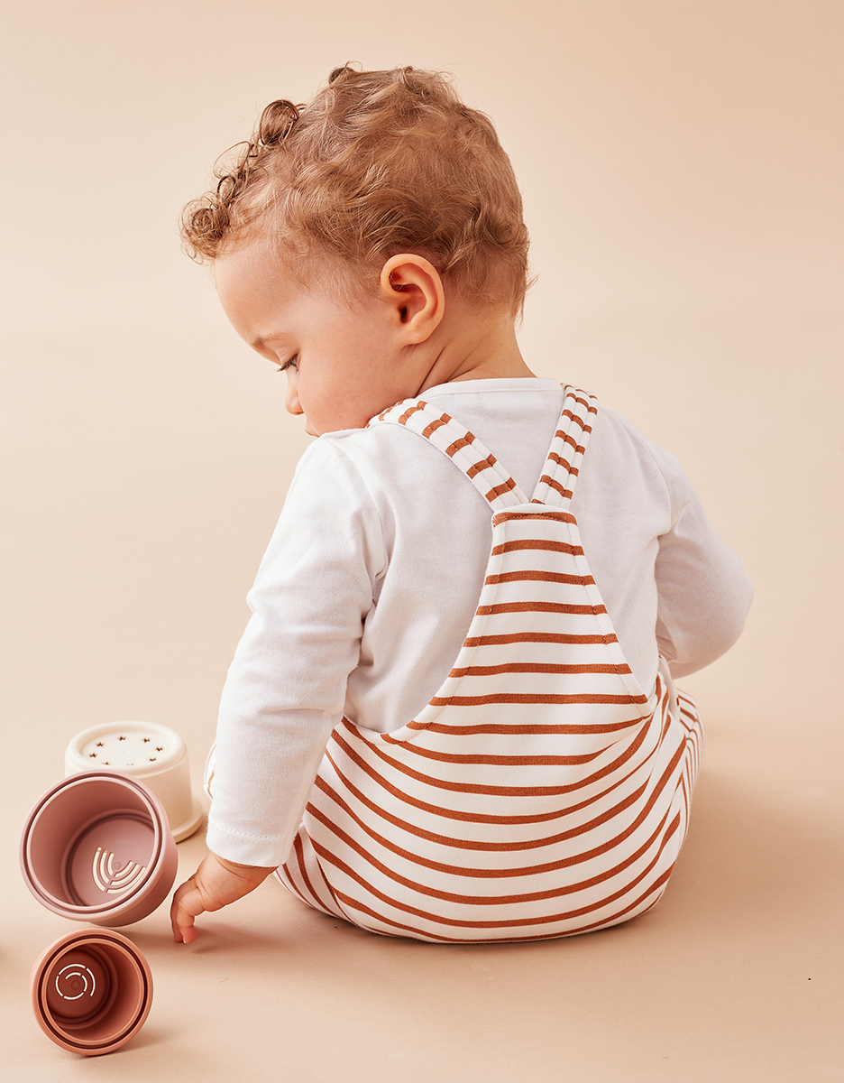 Set salopette, écru et caramel