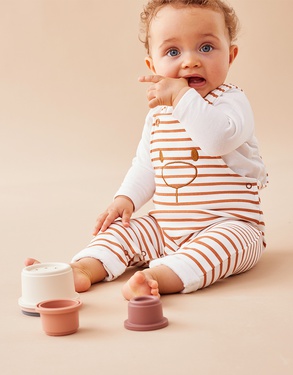 Set salopette, écru et caramel