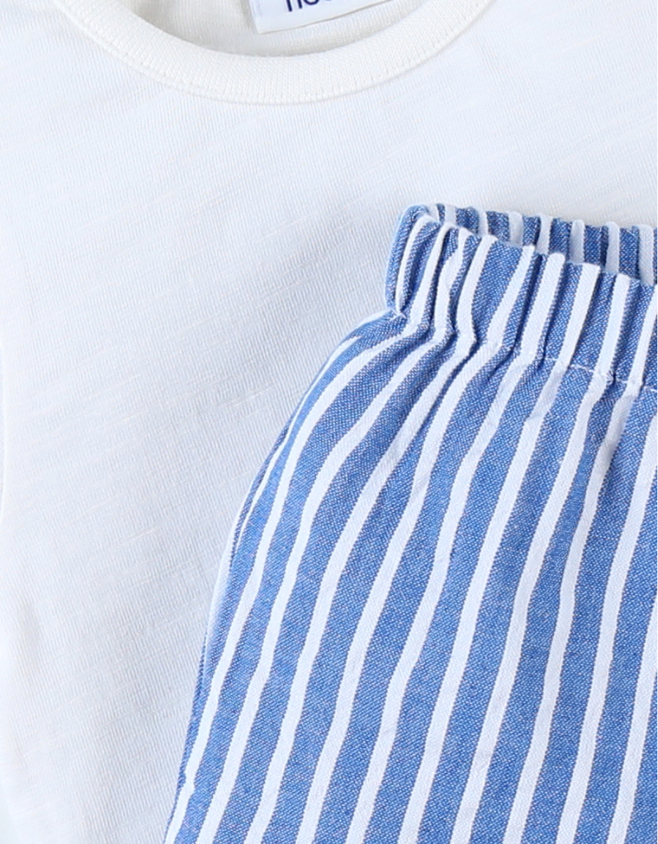 T-shirt met schilpad + gestreepte short set, ecru/blauw