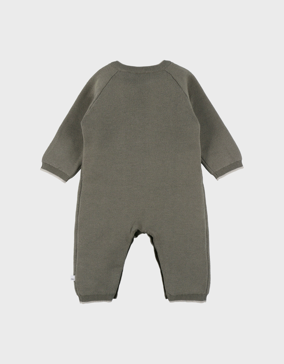 Grijze babypyjama met gebreide zebra
