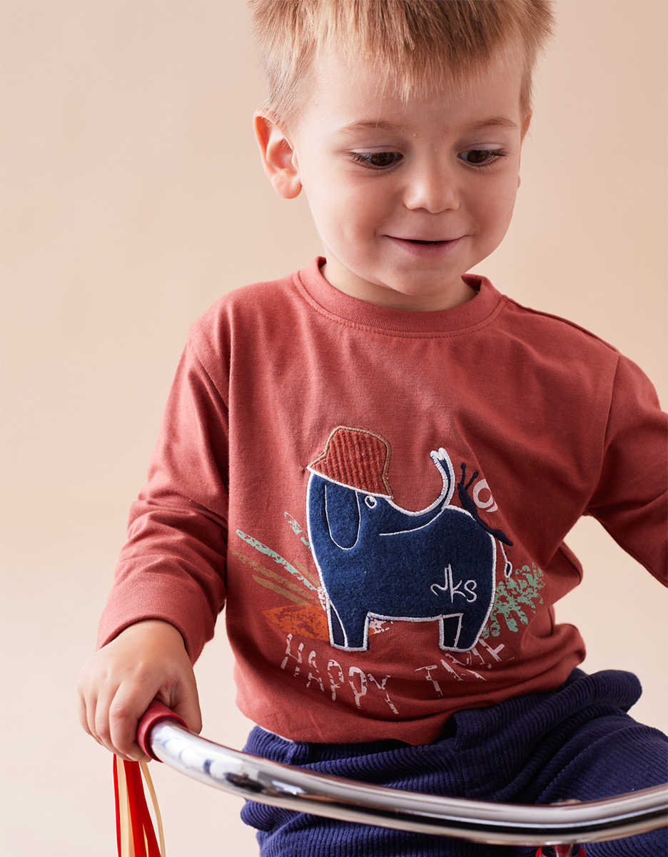 Organic cotton t-shirt with an elephant, orange and navy