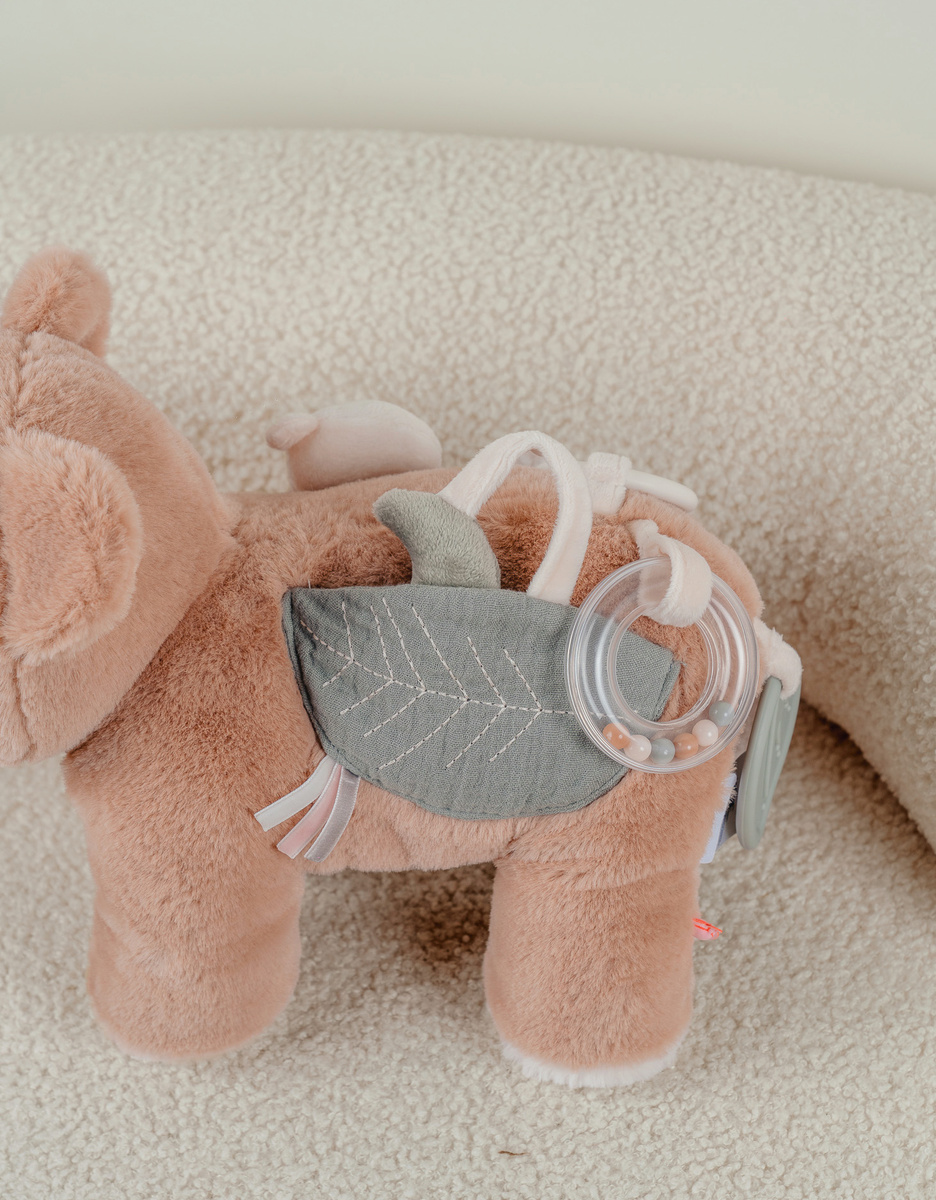 Lily activity plush in Veloudoux® and muslin pink
