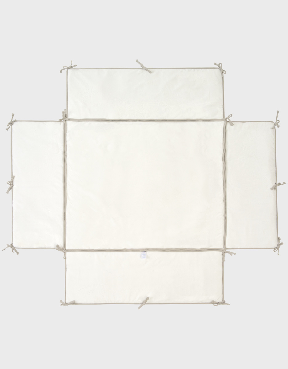 Reversible 75x95 playpen mat in Veloudoux and muslin – Fluffy, Orso & Lily
