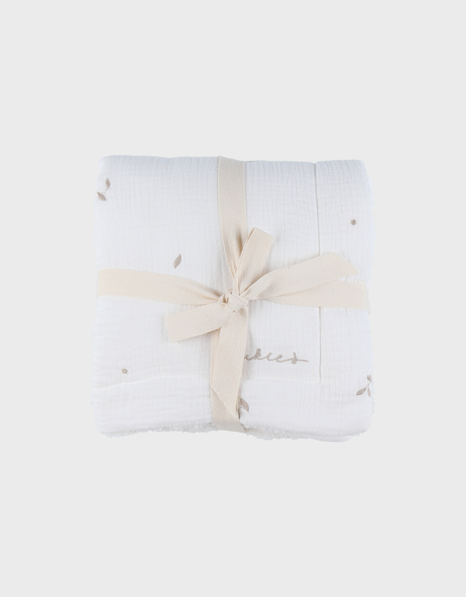 75x100cm muslin and sherpa blanket in ecru