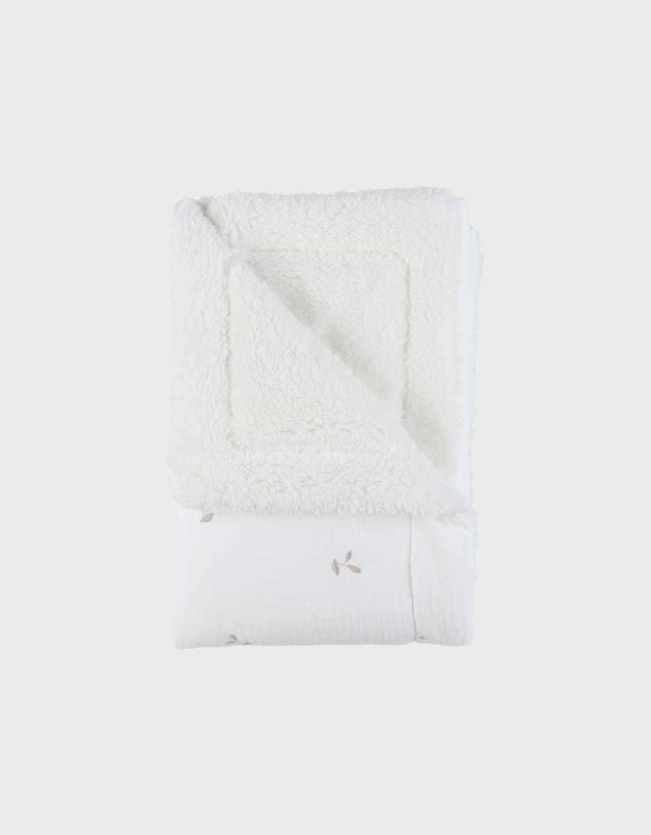75x100cm muslin and sherpa blanket in ecru
