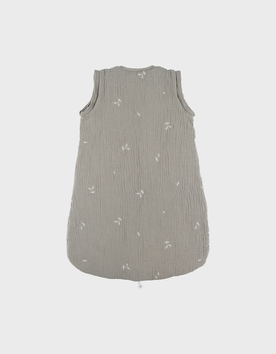 Gigoteuse 70cm en mousseline ouatinée brodée
