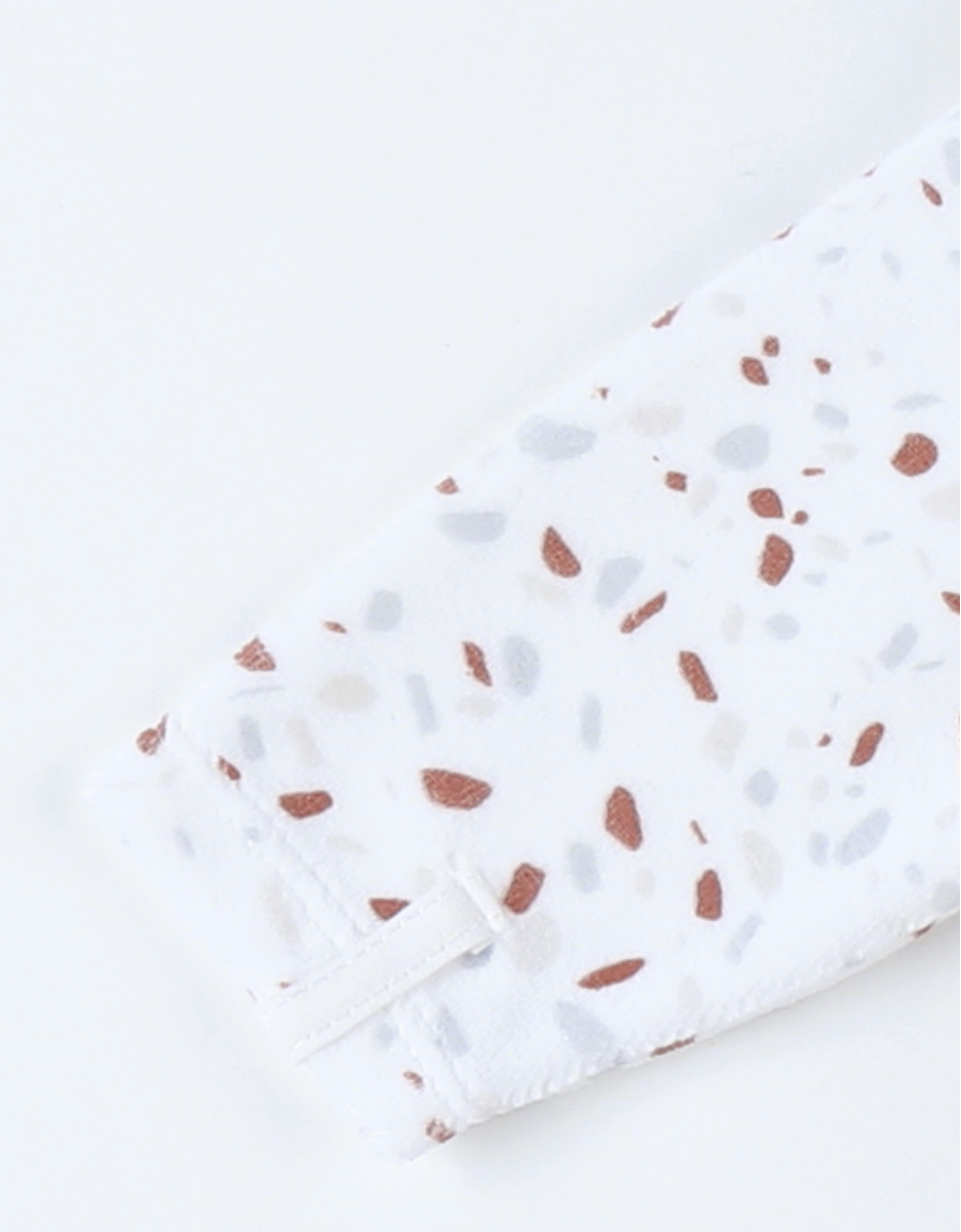 Fluwelen 1-delige pyjama met Nouky & terrazzo print, ecru
