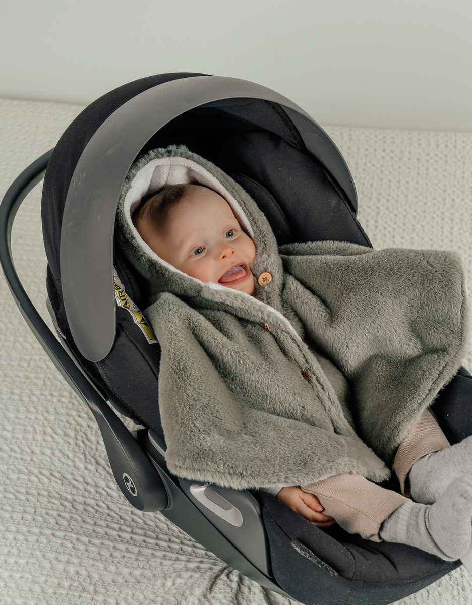 Kaki poncho in Groloudoux®
