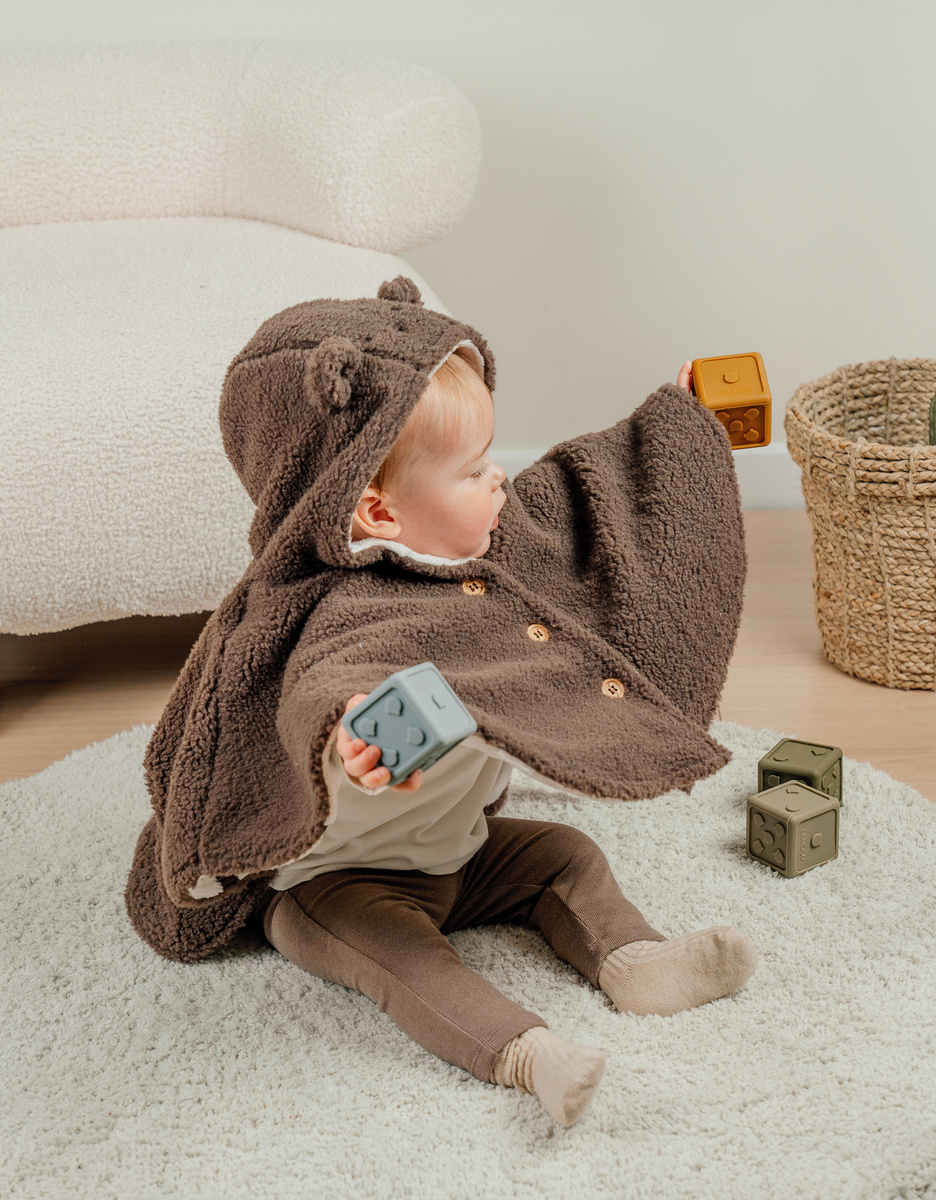 Chocoladekleurige poncho in Groloudoux®
