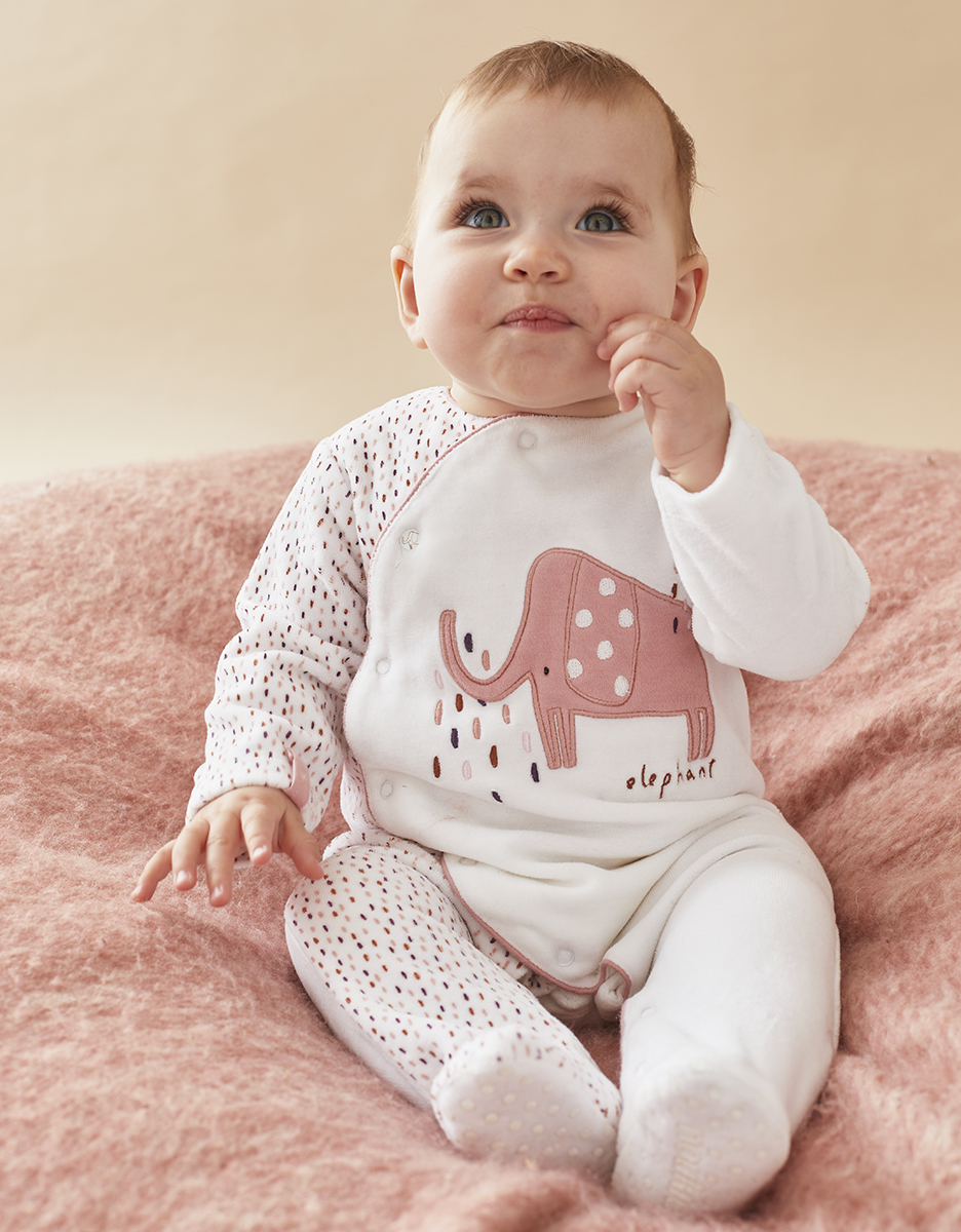 Velvet 1-piece pyjamas with elephant, off-white/light pink