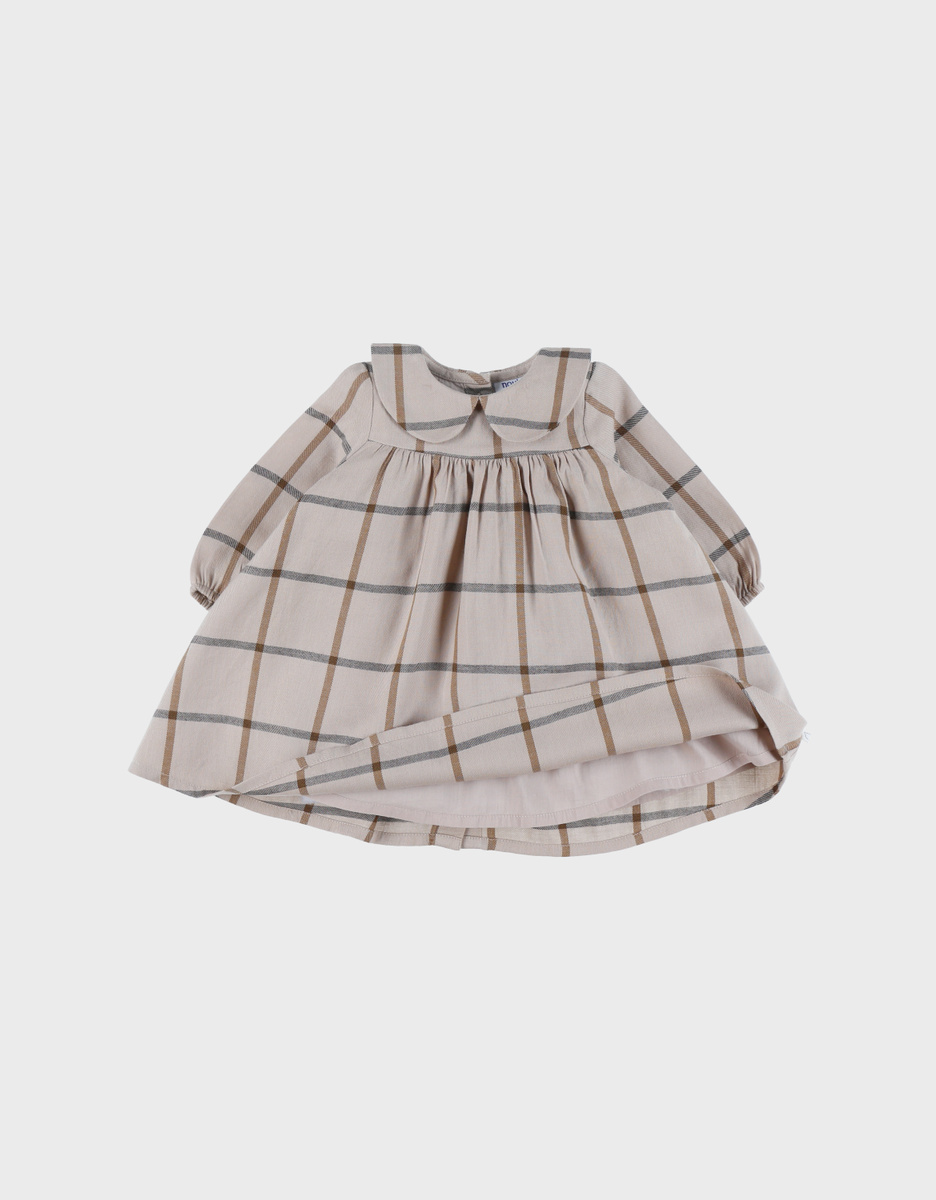 Babyjurk met beige ruitjes
