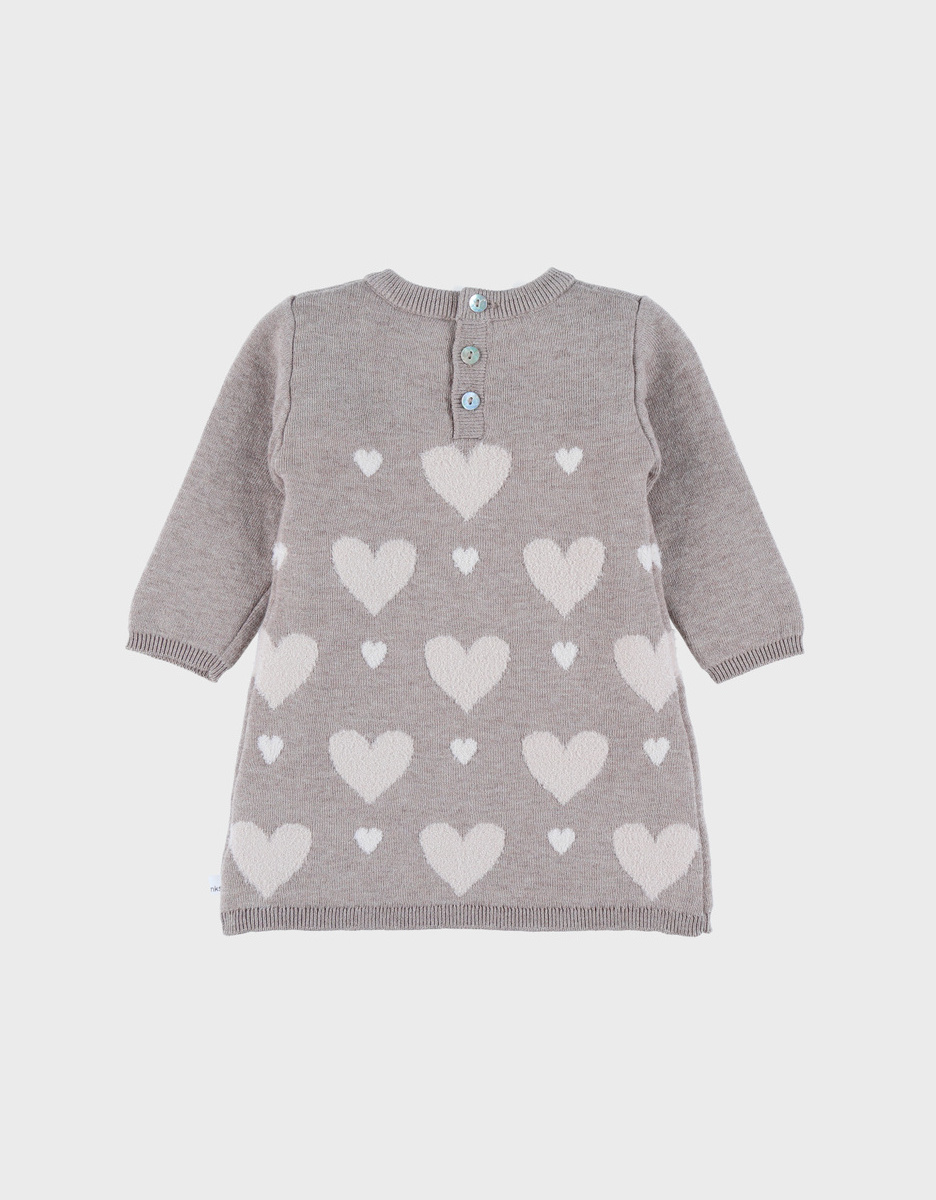 Beige gebreide jurk met hartjes

