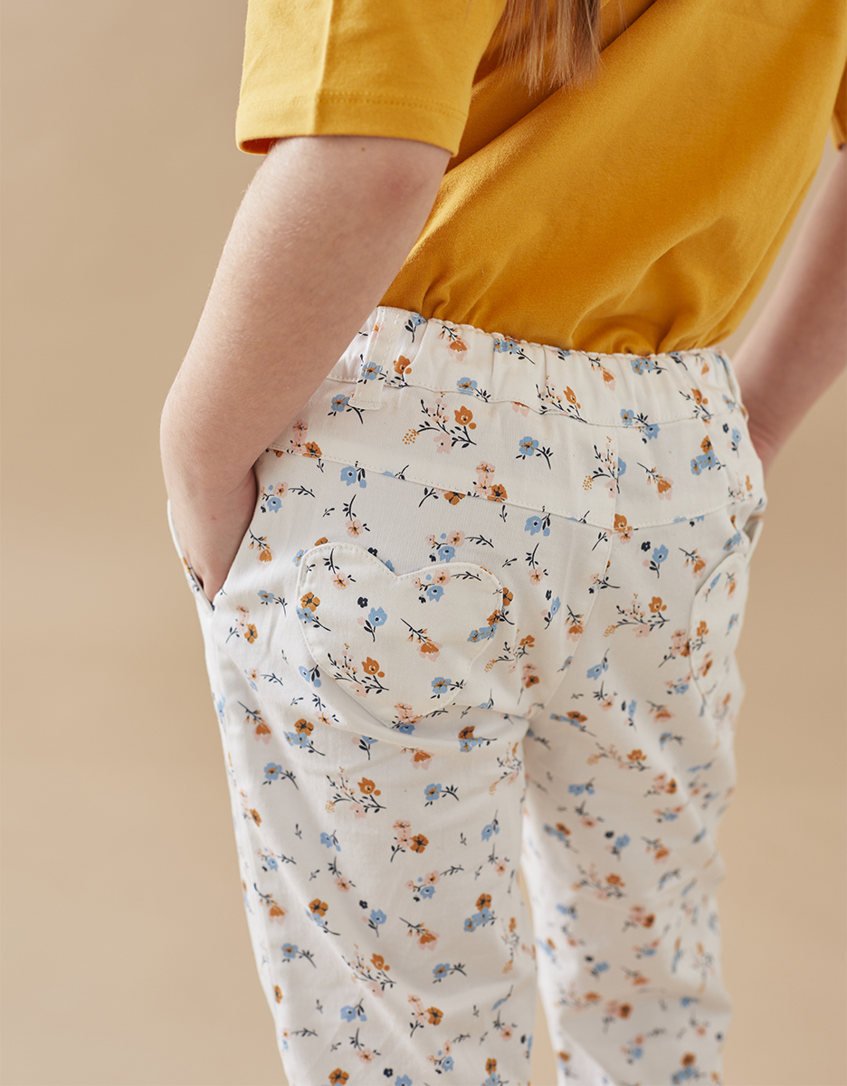 Twill 3/4 pants with flower prints, off-white