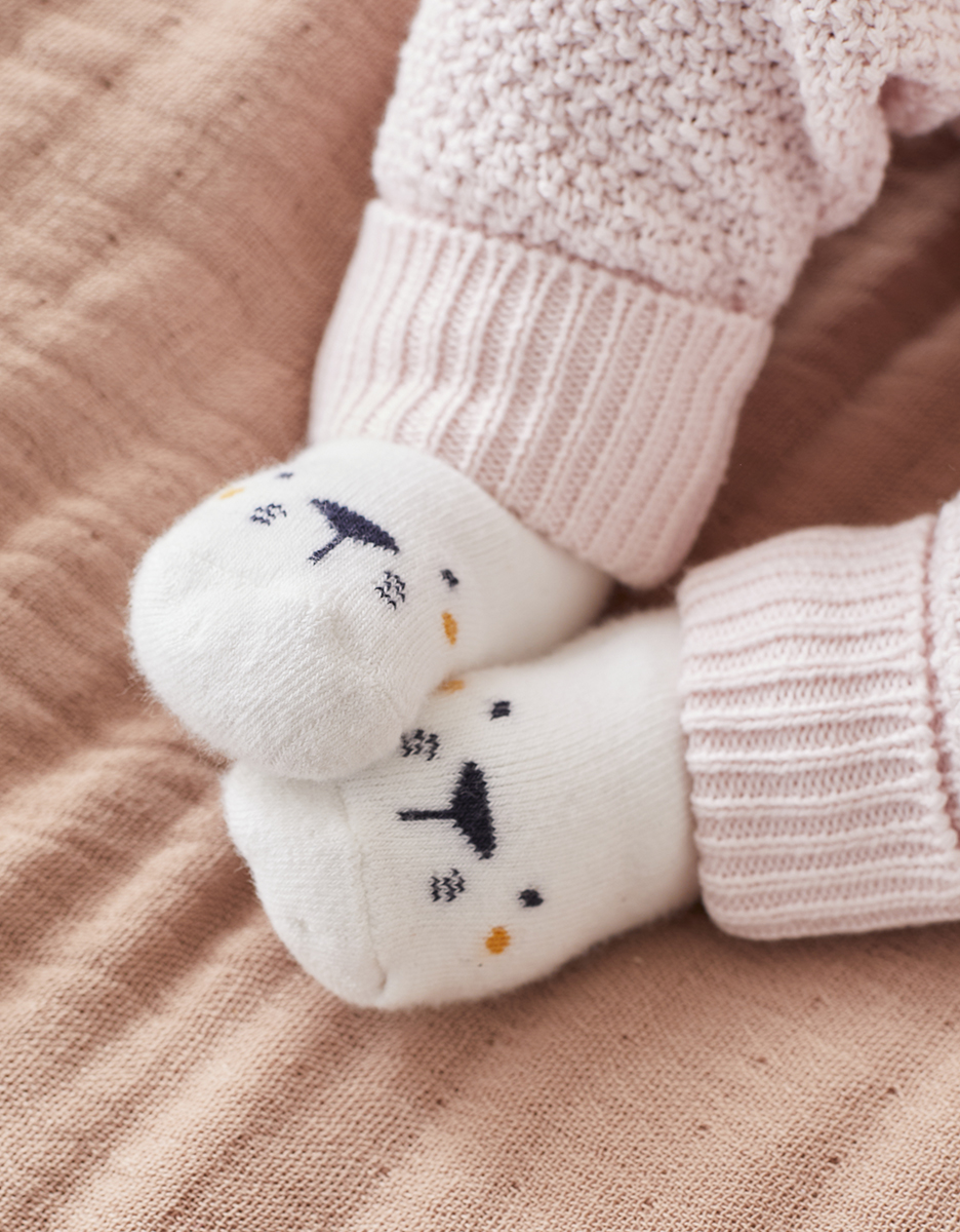 3 pairs of foam socks, pink
