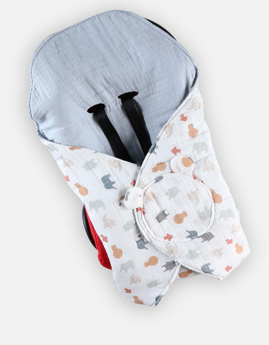 Quilted organic cotton muslin walking blanket, off-white/blue