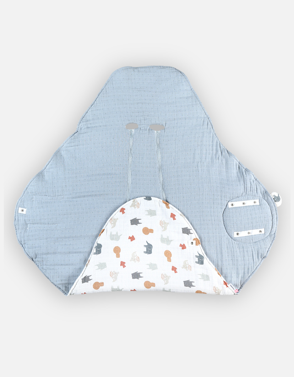 Quilted organic cotton muslin walking blanket, off-white/blue