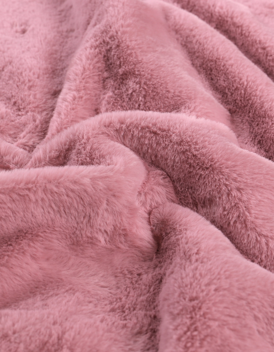 Faux fur walking blanket, pink