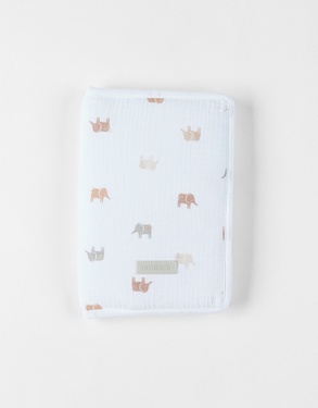 Beschermingshoes voor gezondheidsboekje in mousseline, wit