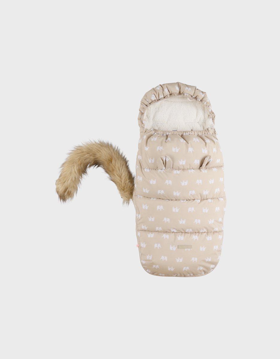 Water-repellent beige footmuff with elephant pattern 80x50 cm

