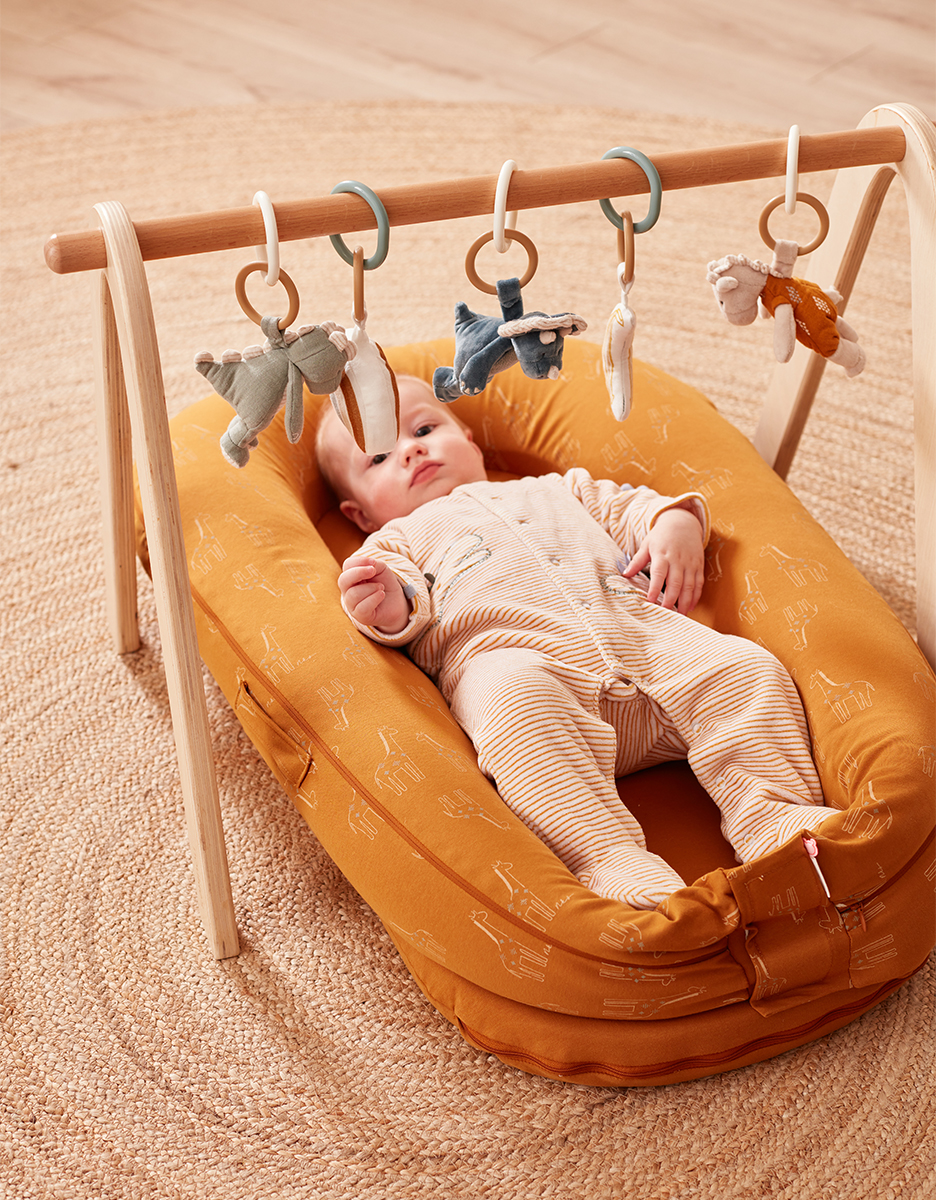 Baby activiteitencentrum, BABY GYM, Montessori speelgoed, Scandinavisch design, Onbehandeld hout, Portique, Houten baby, Opvouwbare speelzaal, Activiteitenboog - België