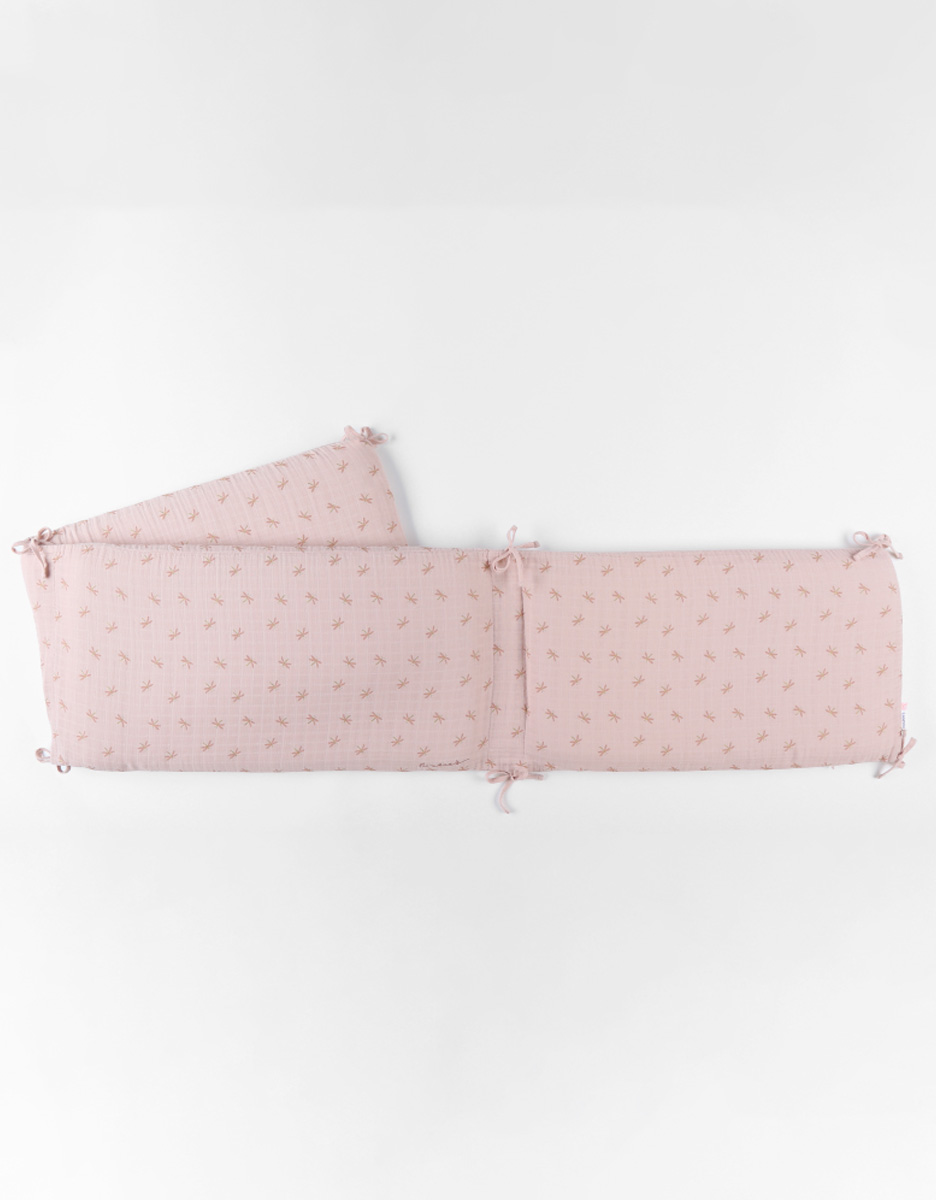 Breathable bed bumper with dragonflies, muslin